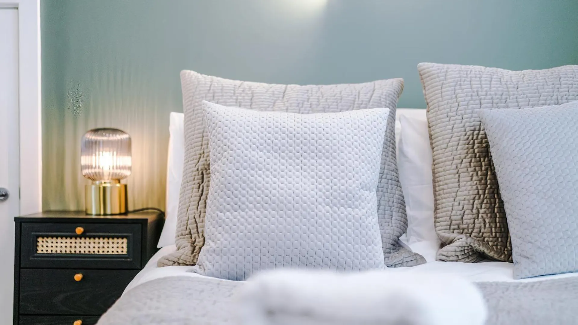 Harrogate House Apt 3 - 2 Bed Duplex Apartment